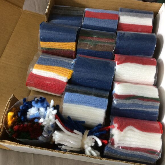 Caron Vintage 90s Large Latch Hook Kit Lighthouse 27" x 36" Vintage Canvas Yarn - Picture 6 of 7